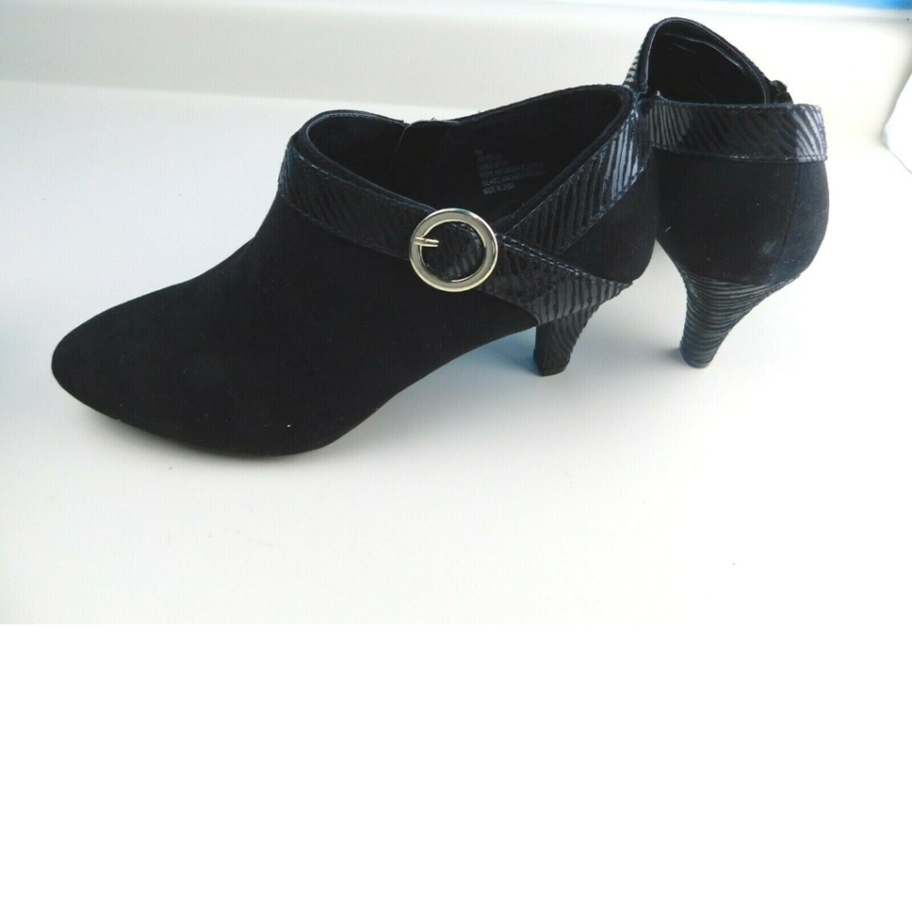 London Fog size 9.5 ankle boots